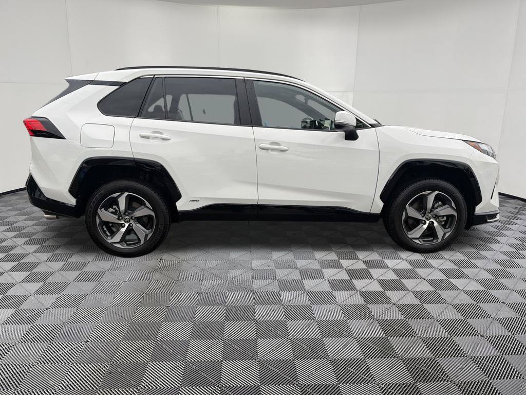 Used 2025 Toyota RAV4 SE AWD/4WD image 9