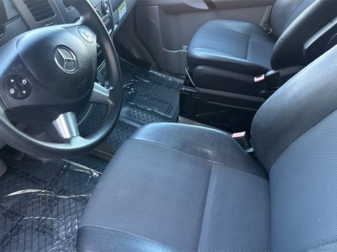 Used 2016 Mercedes-Benz Sprinter 2500 image 12