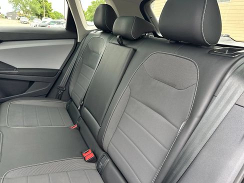 Used 2023 Volkswagen Taos SE w/ Panoramic Sunroof Package AWD/4WD image 22