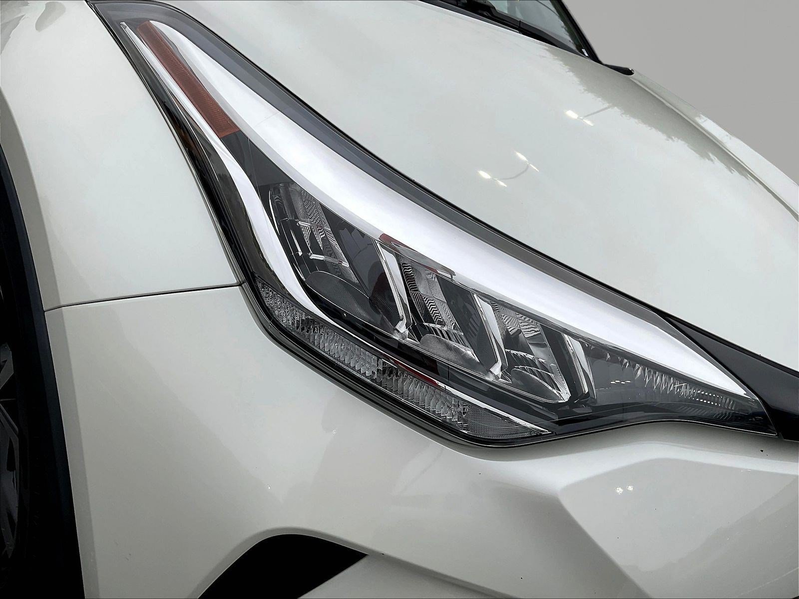 Used 2021 Toyota C-HR XLE FWD image 30