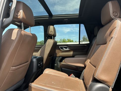 Used 2021 Chevrolet Tahoe High Country AWD/4WD image 11