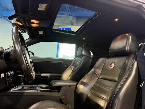 Used 2014 Dodge Challenger SXT image 18