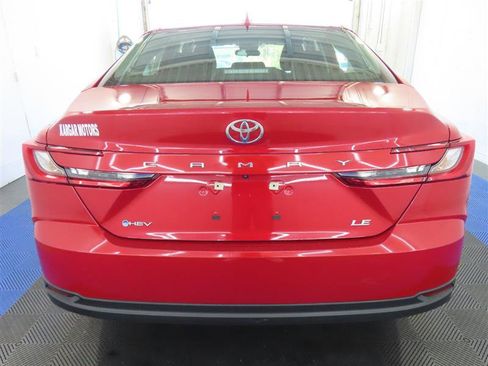 Used 2025 Toyota Camry LE FWD image 11