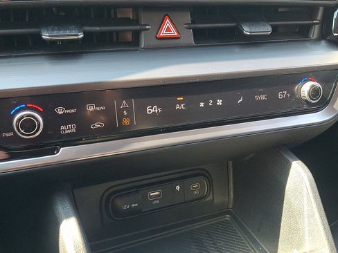 Used 2024 Kia Sportage EX image 31