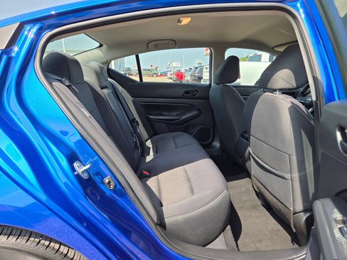 Used 2025 Nissan Altima 2.5 SV FWD image 17