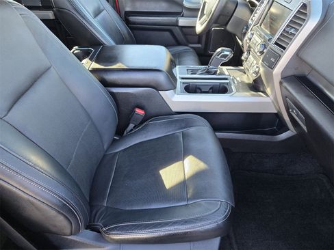 Used 2015 Ford F150 Lariat image 13