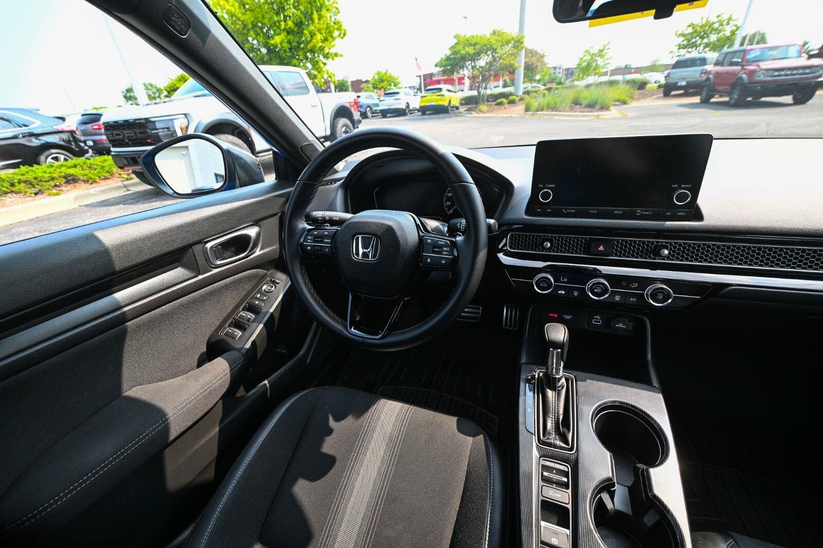 Used 2023 Honda Civic Sport image 31