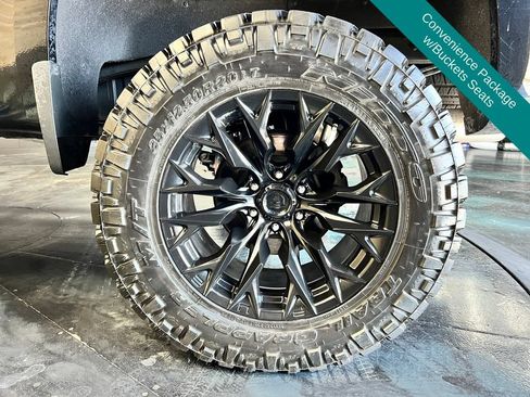 Used 2022 Chevrolet Silverado 1500 RST w/ Redline Edition AWD/4WD image 4