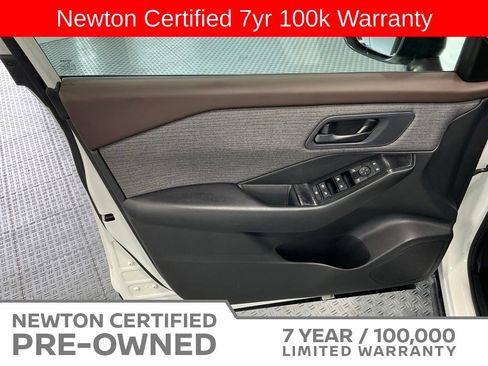 Used 2023 Nissan Rogue S FWD image 34