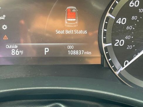 Used 2021 Toyota Highlander XLE FWD image 16