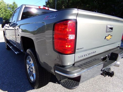 Used 2017 Chevrolet Silverado 2500 LT w/ Z71 Package, Off-Road AWD/4WD image 8