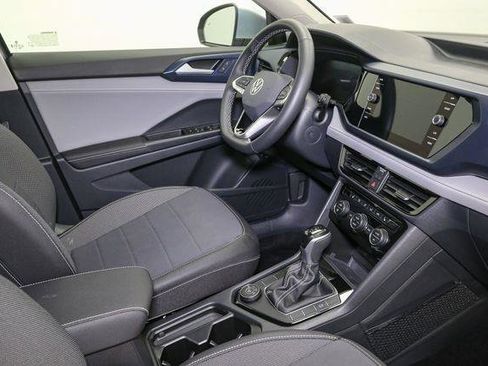 Certified 2024 Volkswagen Taos SE image 22