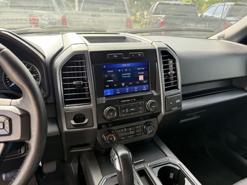Used 2020 Ford F150 XLT w/ Equipment Group 302A Luxury RWD image 19