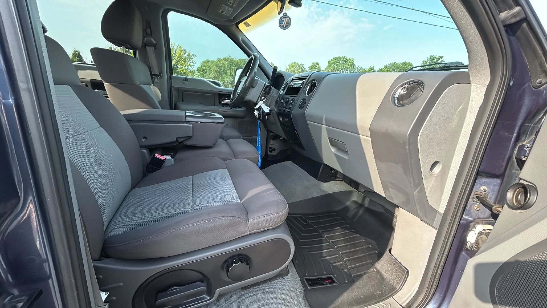 Used 2005 Ford F150 XLT AWD/4WD image 22