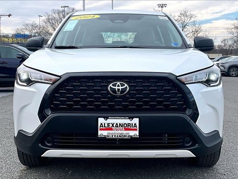 Used 2024 Toyota Corolla Cross L image 3