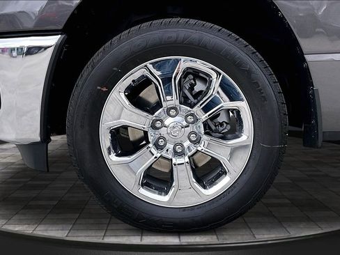 New 2026 RAM 1500 4x4 Crew Cab image 33