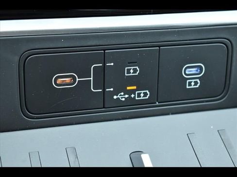Certified 2025 Hyundai Santa Fe SE FWD image 6