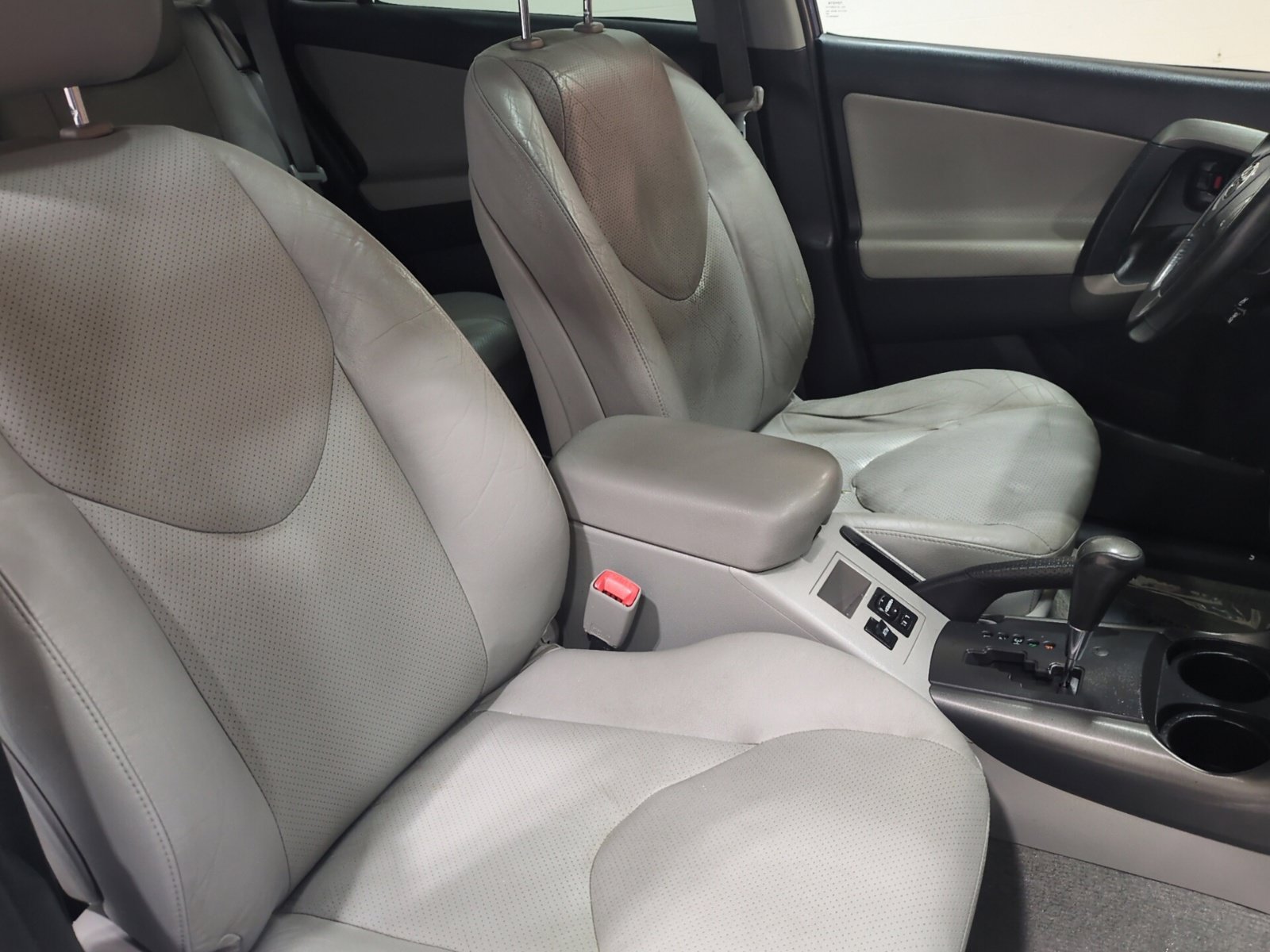 Used 2011 Toyota RAV4 Limited w/ Limited Extra Value Pkg AWD/4WD image 11