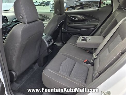 Used 2022 GMC Terrain SLE w/ Driver Convenience Package image 9