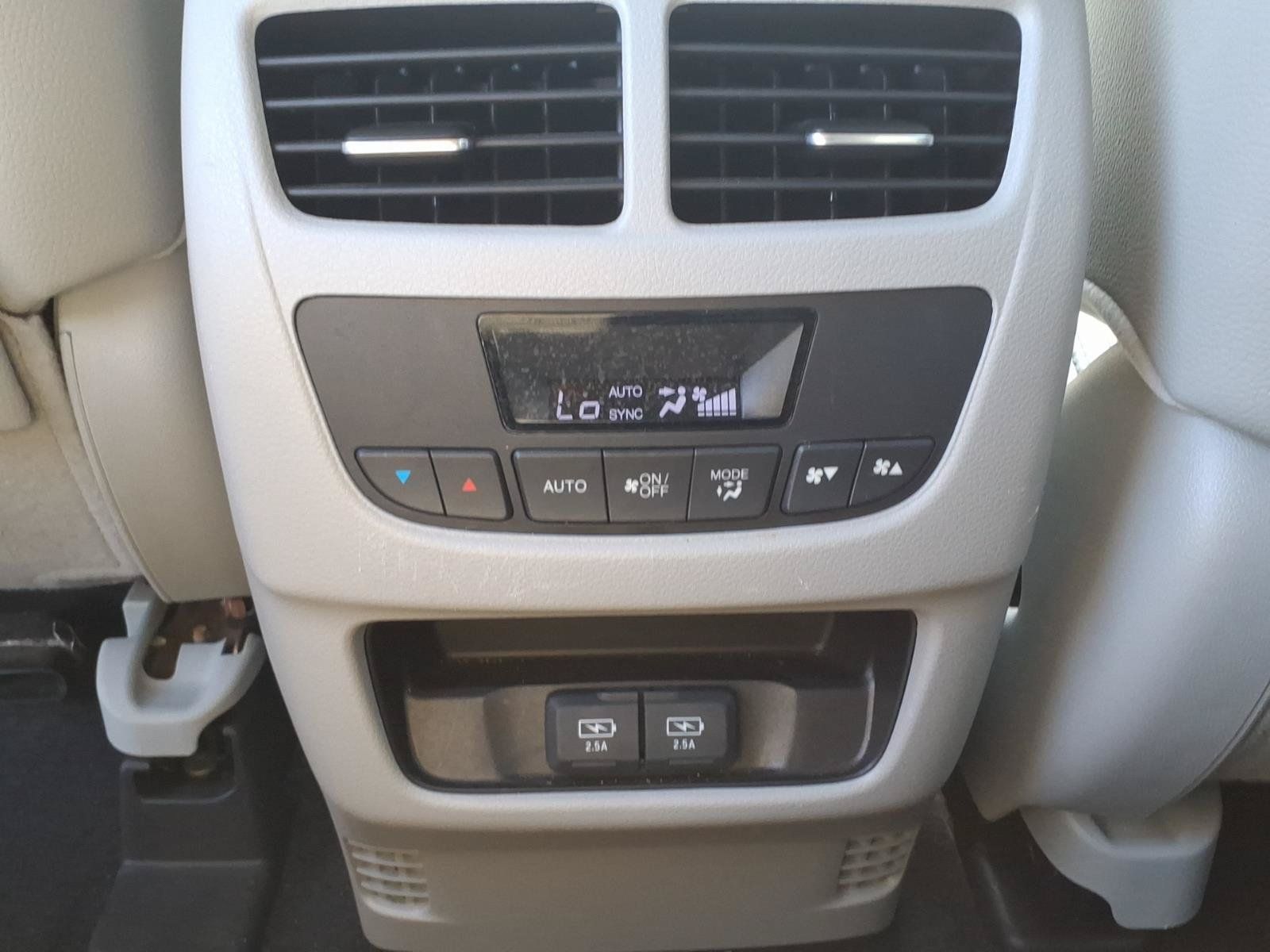 Used 2020 Acura MDX w/ Technology Package AWD/4WD image 17