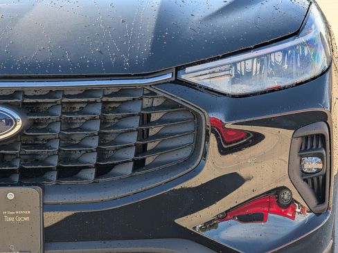 New 2026 Ford Escape PHEV image 8