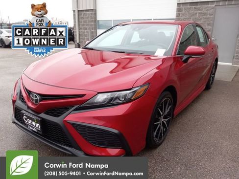 Used 2024 Toyota Camry SE image 7