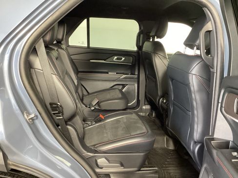 Certified 2025 Ford Explorer ST AWD/4WD image 12