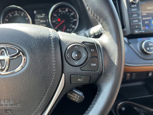 Used 2016 Toyota RAV4 SE w/ Advanced Technology Package image 19