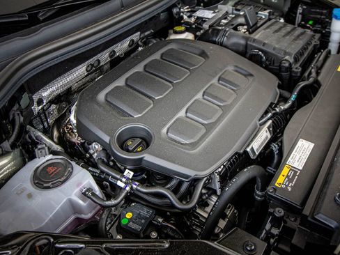 New 2026 Volkswagen Tiguan SE R-Line FWD image 10