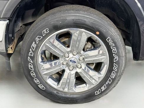 Used 2019 Ford F150 Lariat w/ Equipment Group 502A Luxury AWD/4WD image 38