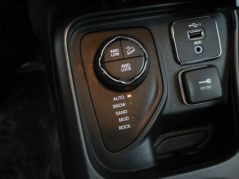 Used 2019 Jeep Compass Trailhawk w/ Cold Weather Group AWD/4WD image 46