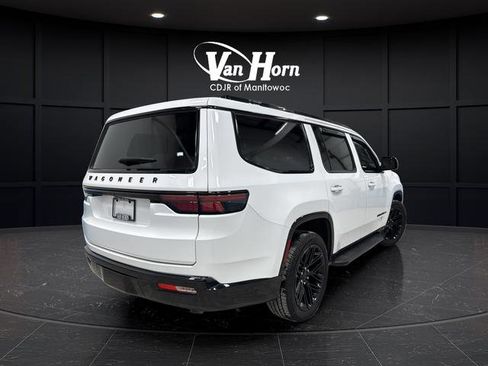 Used 2024 Jeep Wagoneer Series II image 3