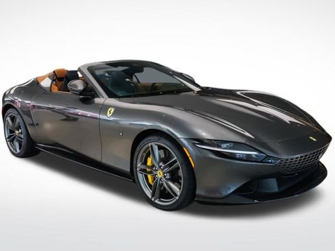 Used 2025 Ferrari Roma Spider RWD image 7