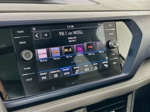 Certified 2024 Volkswagen Taos SE FWD image 14