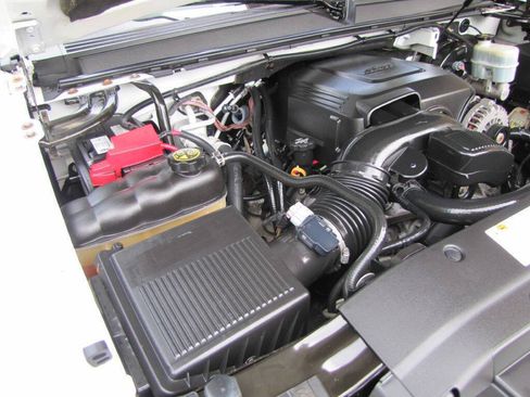 Used 2012 Chevrolet Suburban LT w/ Suspension Package, Off-Road AWD/4WD image 38