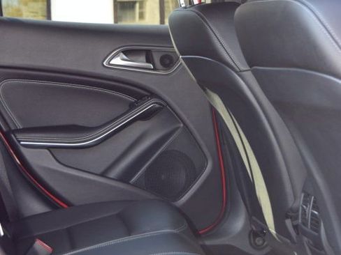 Used 2019 Mercedes-Benz GLA 250 4MATIC image 30