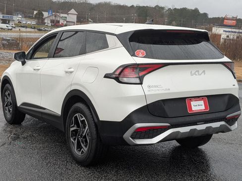 Used 2024 Kia Sportage LX image 7