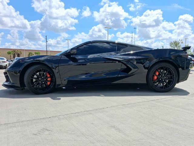 Used 2025 Chevrolet Corvette Stingray Premium Cpe w/ Z51 Performance Package RWD image 5