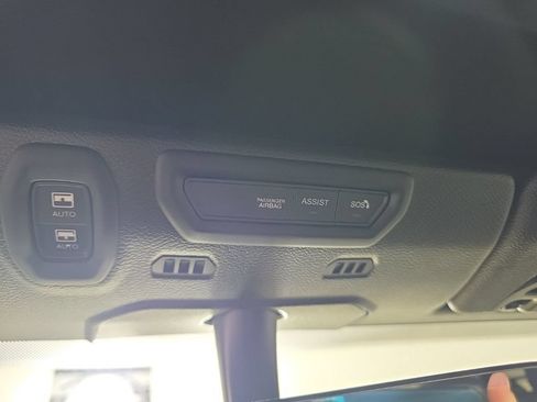 Used 2019 Jeep Wrangler Unlimited Sahara w/ Uconnect 4C Nav & Sound Group AWD/4WD image 19