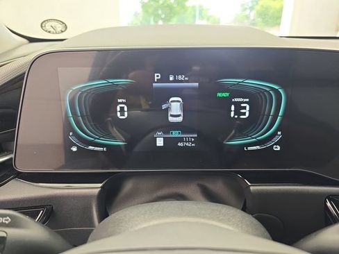Used 2023 Kia Niro EX FWD image 18
