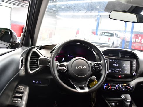 Used 2024 Kia Soul LX w/ Option Group 015 FWD image 9