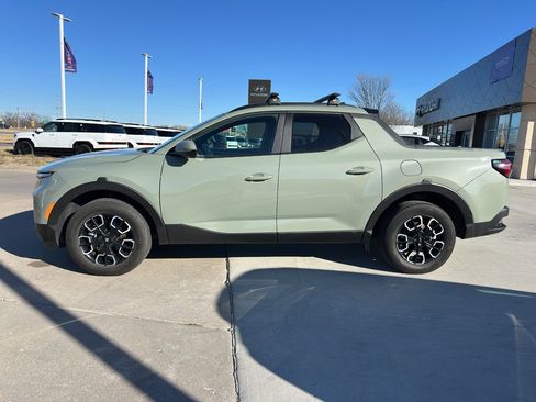 Used 2023 Hyundai Santa Cruz SEL Premium image 4