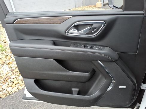 Used 2023 Chevrolet Suburban Premier RWD image 11