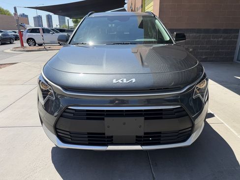 Used 2025 Kia Niro EX FWD image 10