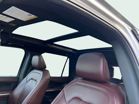 Used 2022 Ford Expedition Limited image 10