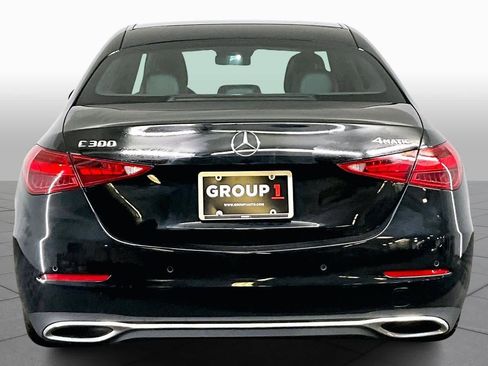 Used 2022 Mercedes-Benz C 300 4MATIC Sedan image 4