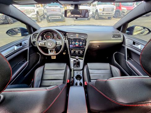 Used 2019 Volkswagen GTI SE image 13
