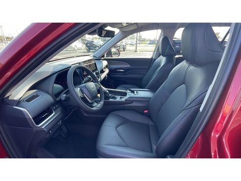 Certified 2024 Toyota Grand Highlander AWD image 28
