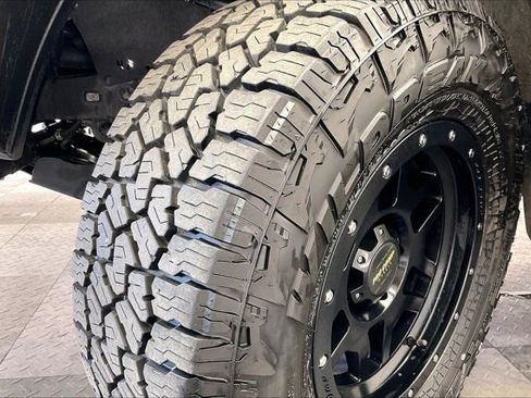 Used 2023 Toyota Tacoma TRD Off-Road w/ Advanced Technology Package image 34