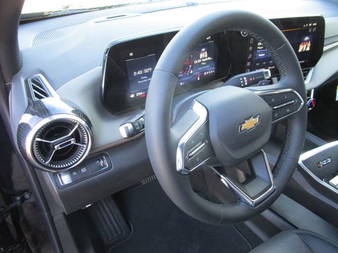 New 2026 Chevrolet Equinox LT w/ Convenience Package II image 25